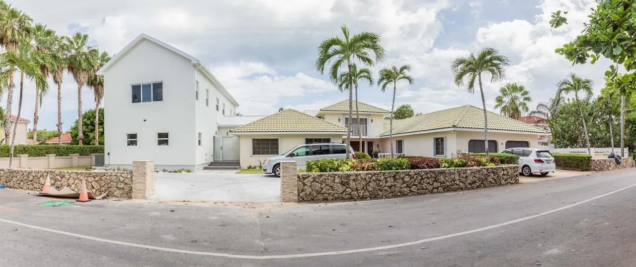 בית הארחה ג'ורג' טאון Addison Lee Cayman Villa